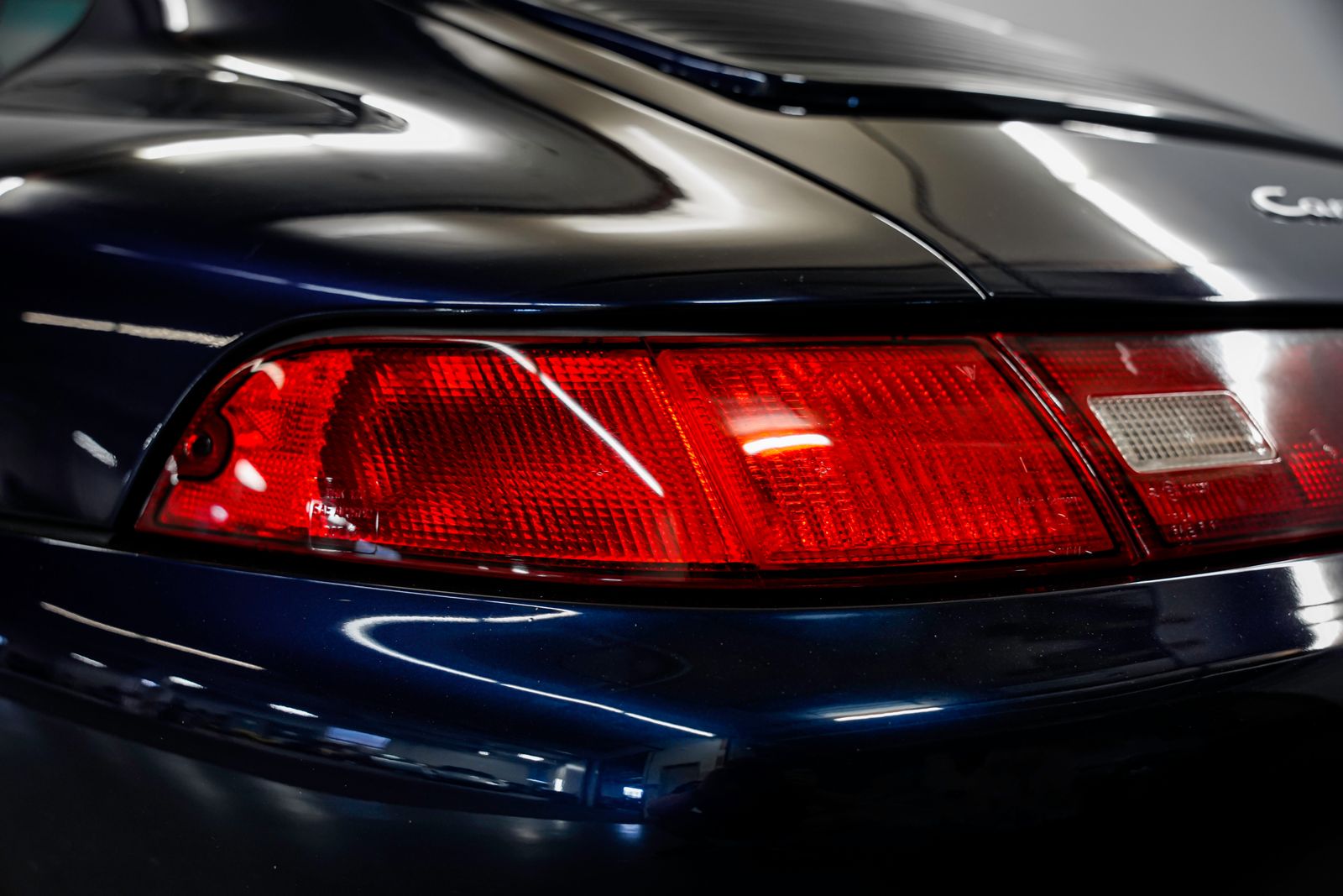 1996 Porsche 911 Carrera 4S — photo 34