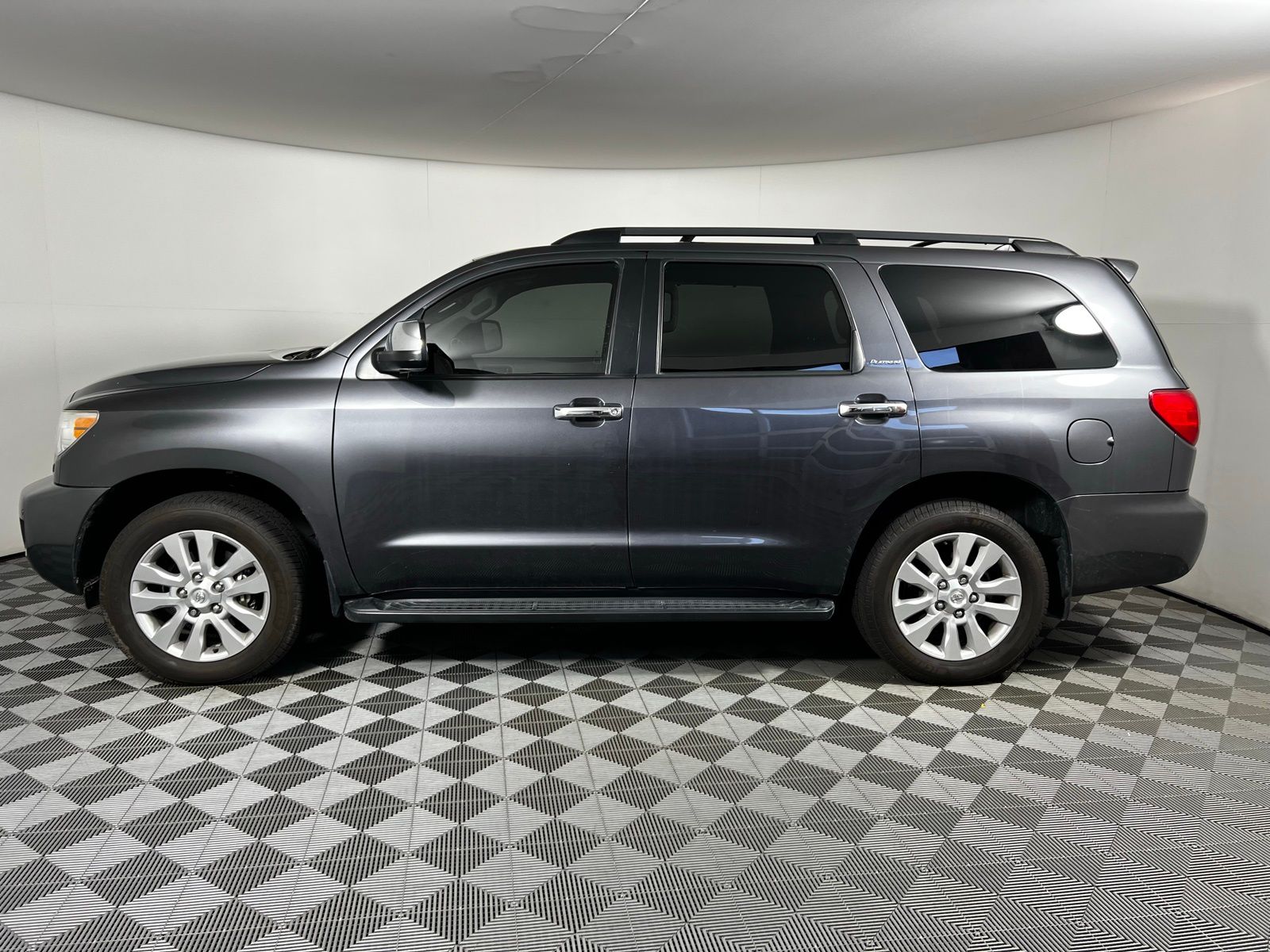 2016 Toyota Sequoia Platinum 8
