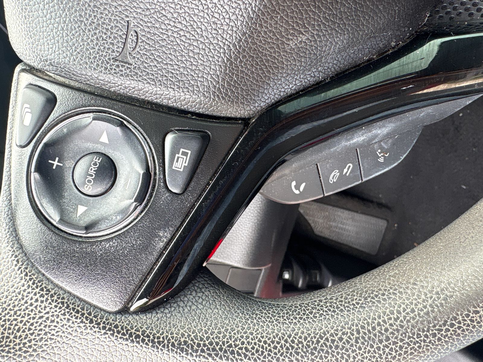 Used 2019  Honda EX image 16