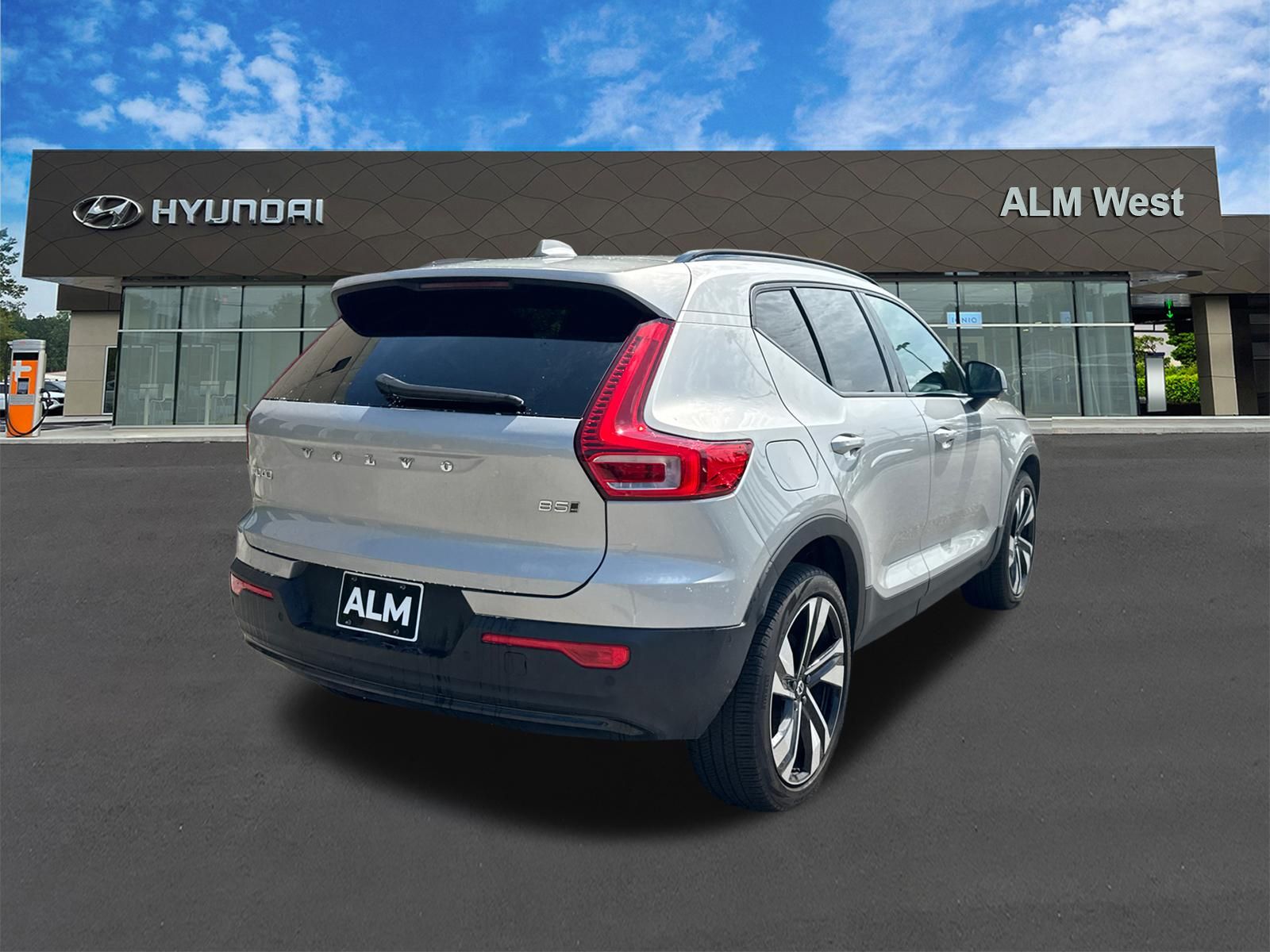 Used 2024 Silver Volvo Ultimate image 5