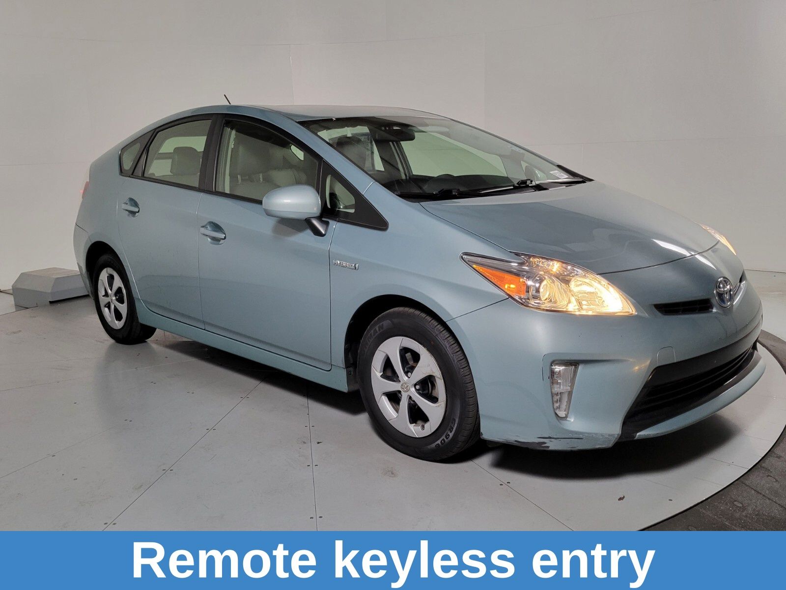 2015 Toyota Prius  3