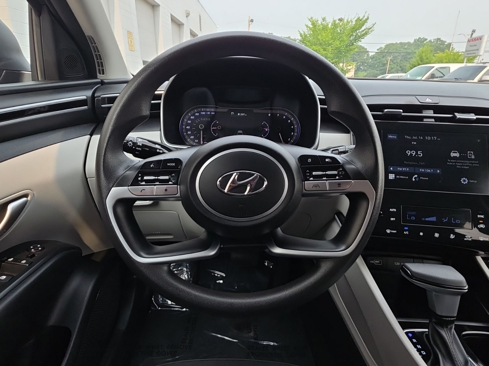 Used 2024 Black Hyundai SEL image 17