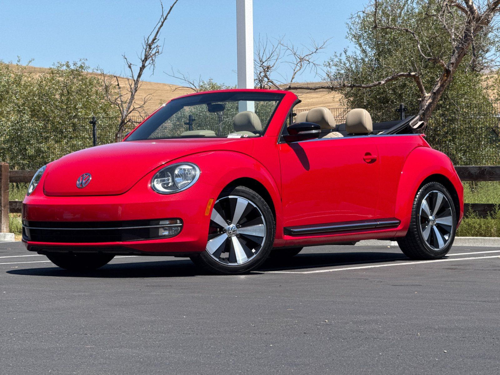  2013 Volkswagen Beetle Hatchback  6-Speed Dual Clutch