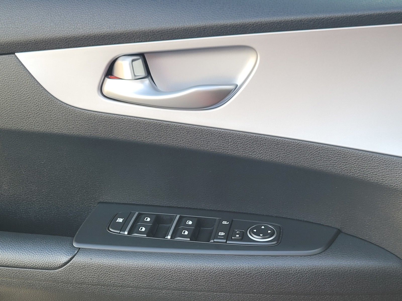 Used 2024 Orange Kia LXS image 30