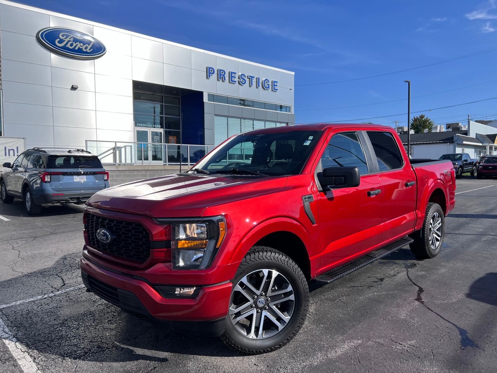 Hot Pepper Red Metallic Tinted Clearcoat 2023 Ford F-150 Pickup Truck Four-Wheel Drive Automatic