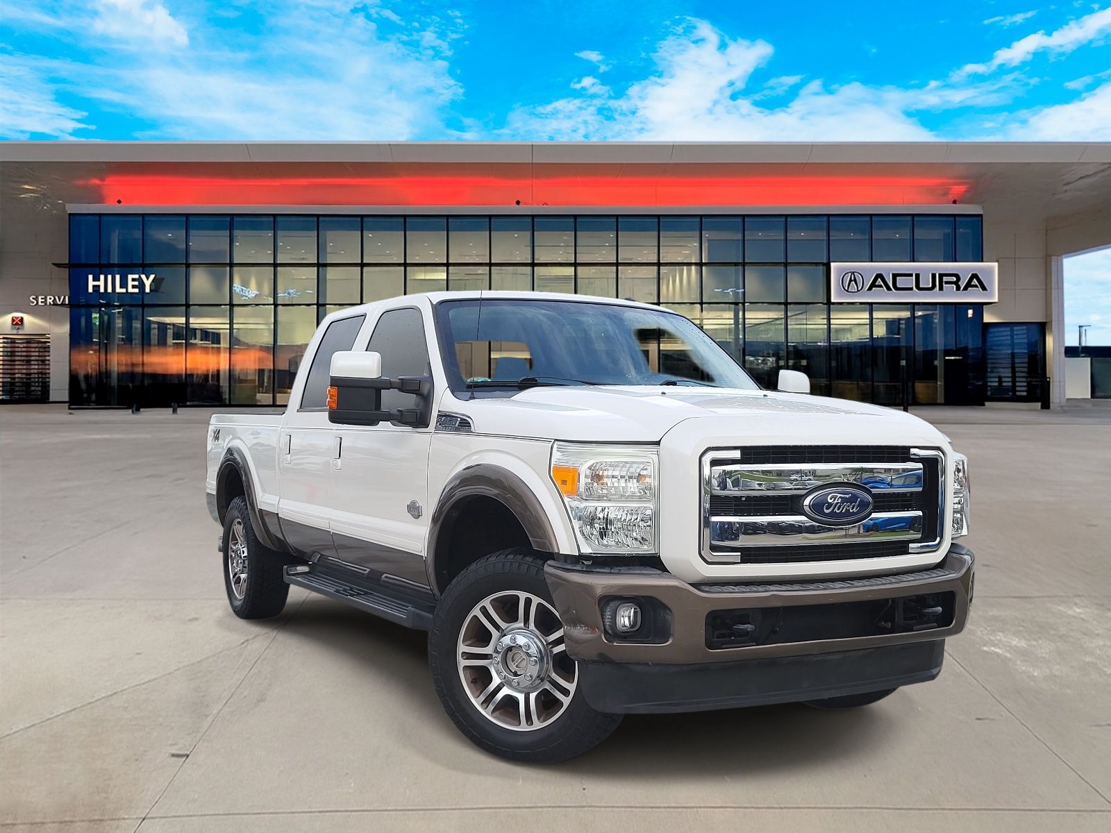 White Platinum Clearcoat Metallic 2015 Ford F-250 Super Duty King Ranch Crew Cab 4WD Pickup Truck Four-Wheel Drive 6-Speed Automatic Overdrive