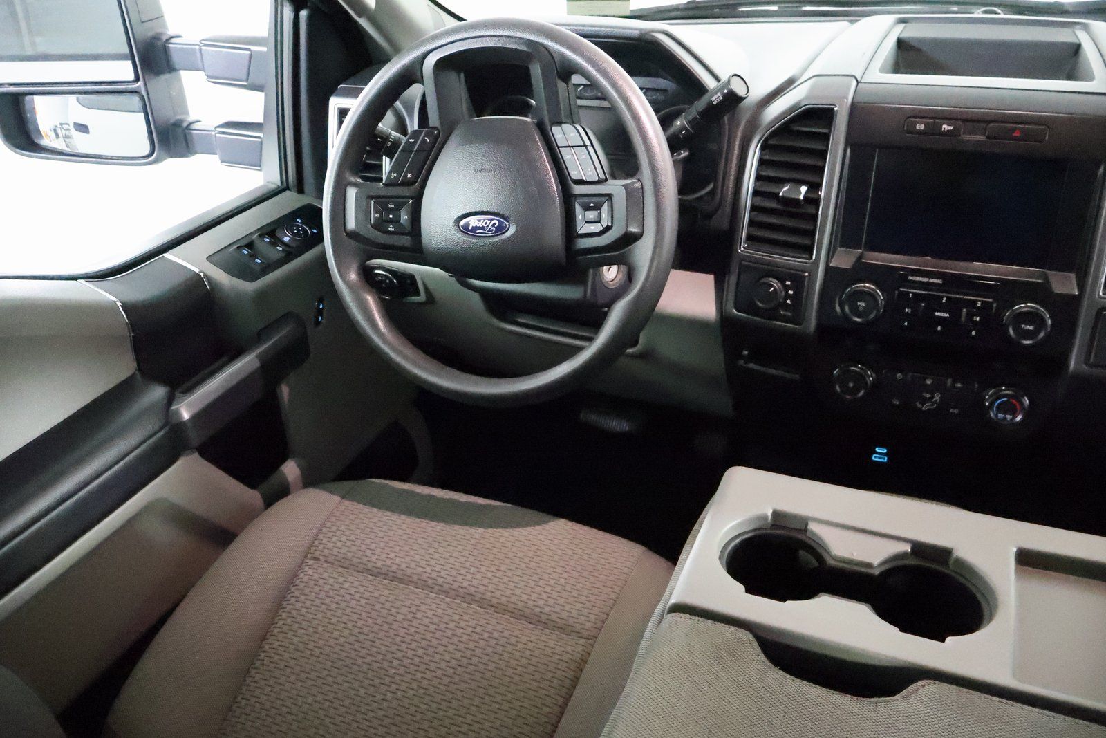 2022 Ford F-350SD XLT photo
