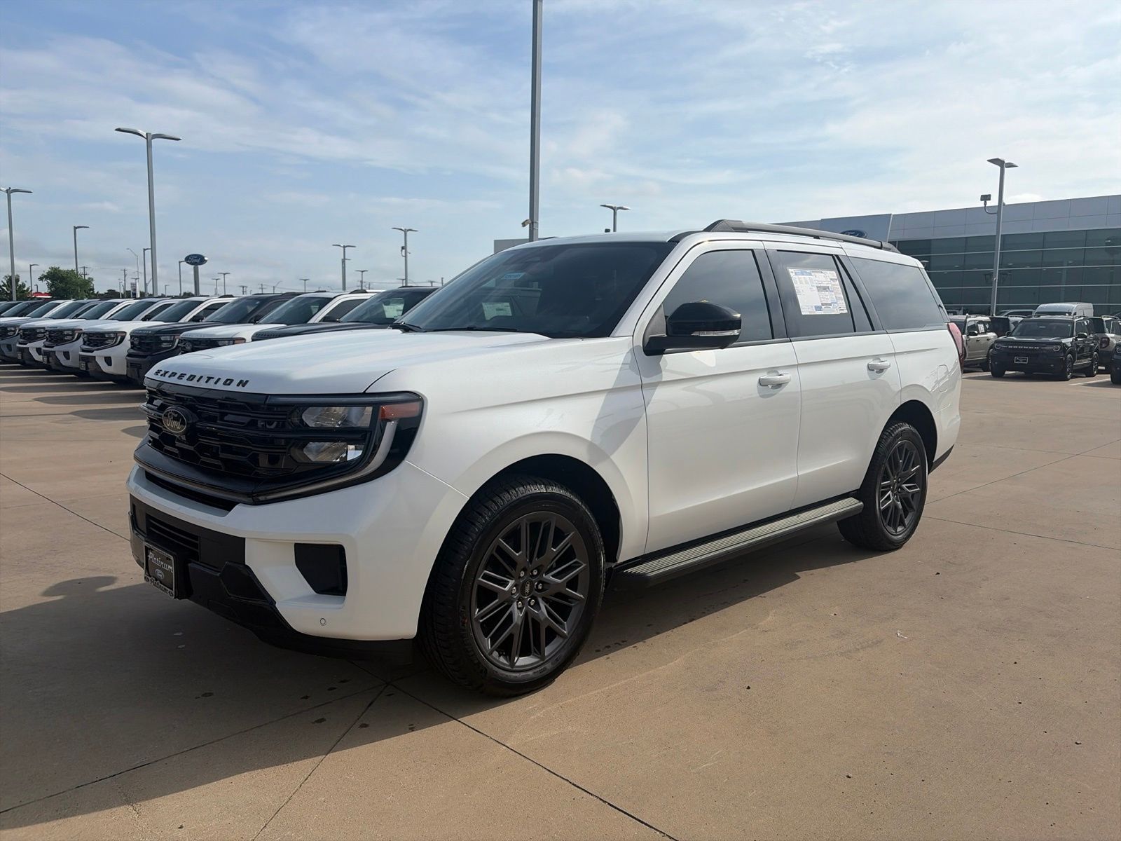 Star White Metallic Tri-Coat 2026 Ford Expedition SUV / Crossover Four-Wheel Drive Automatic