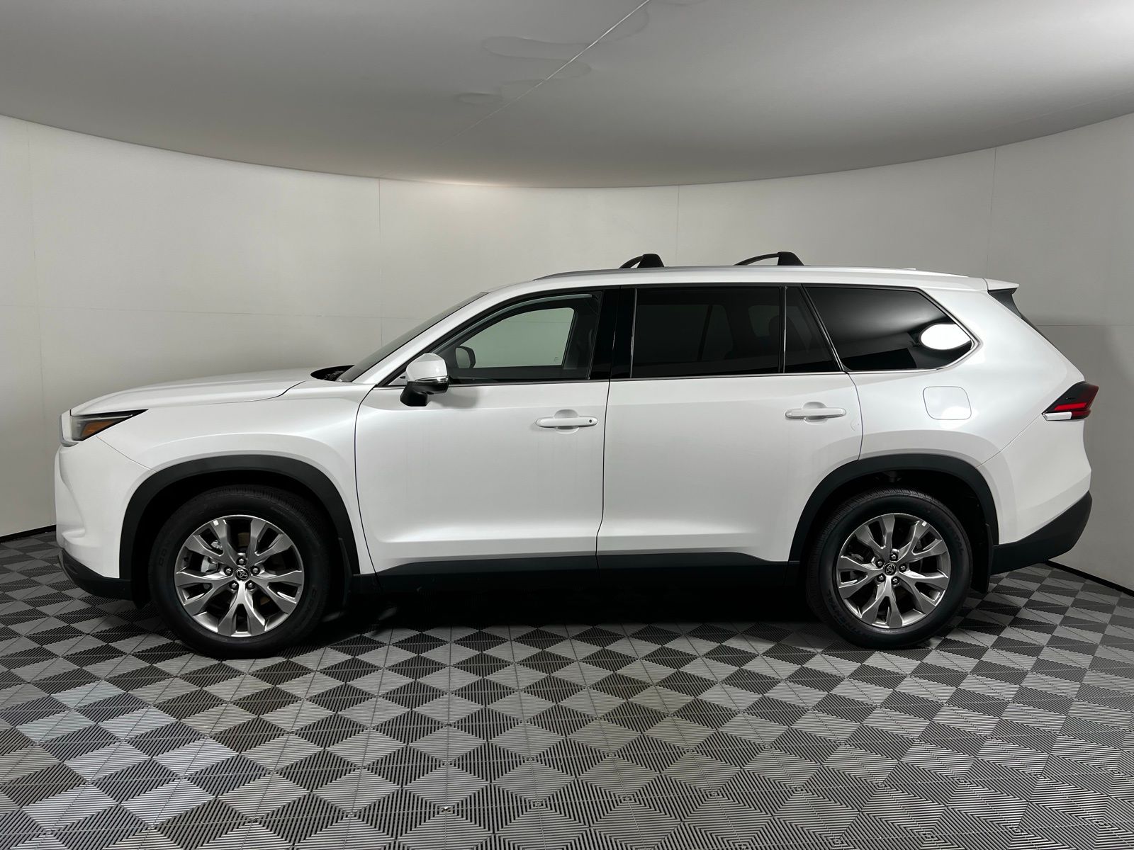Thumbnail: 2025 Toyota Grand Highlander - 8
