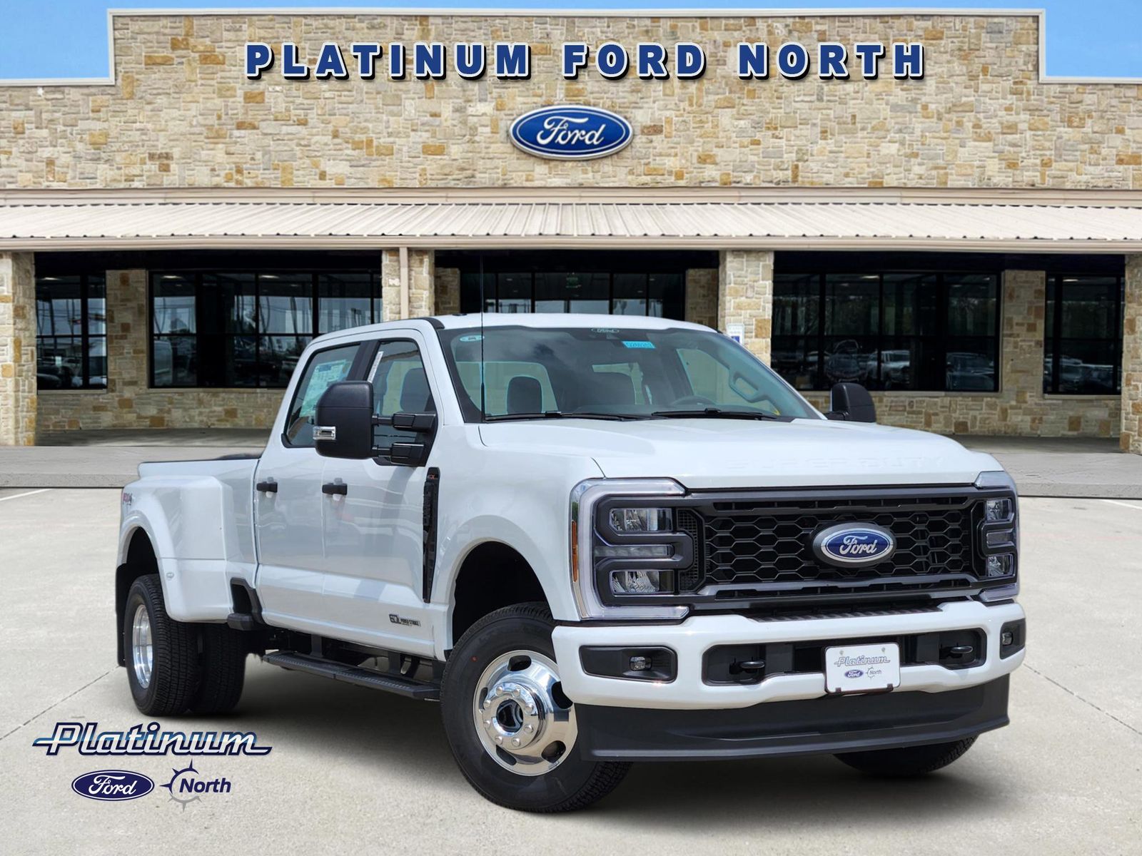 Oxford White 2026 Ford F-350 Super Duty Pickup Truck Four-Wheel Drive Automatic