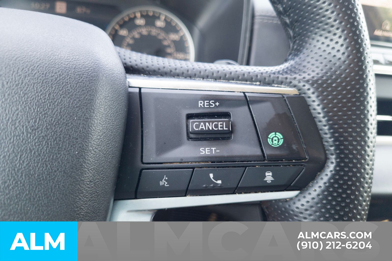 Used 2024  Mitsubishi SE image 12