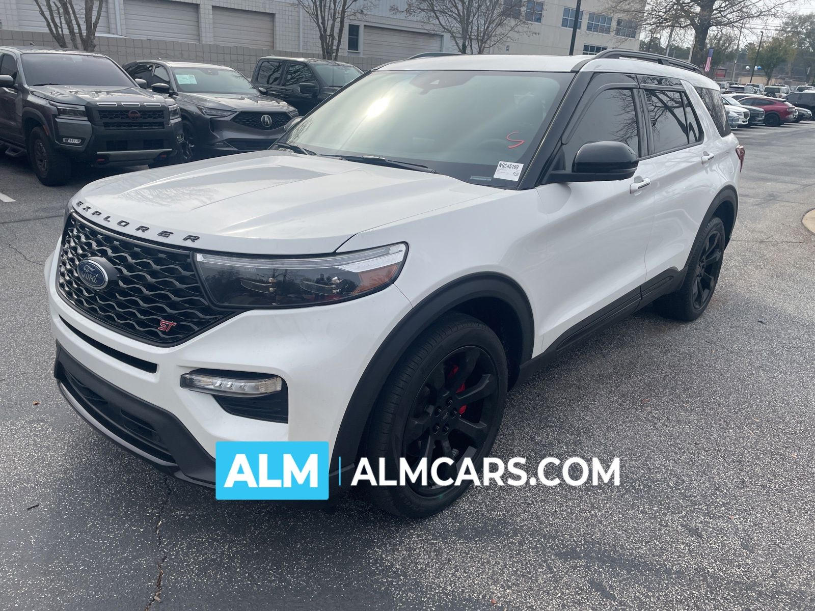 2022 Ford Explorer ST's photo