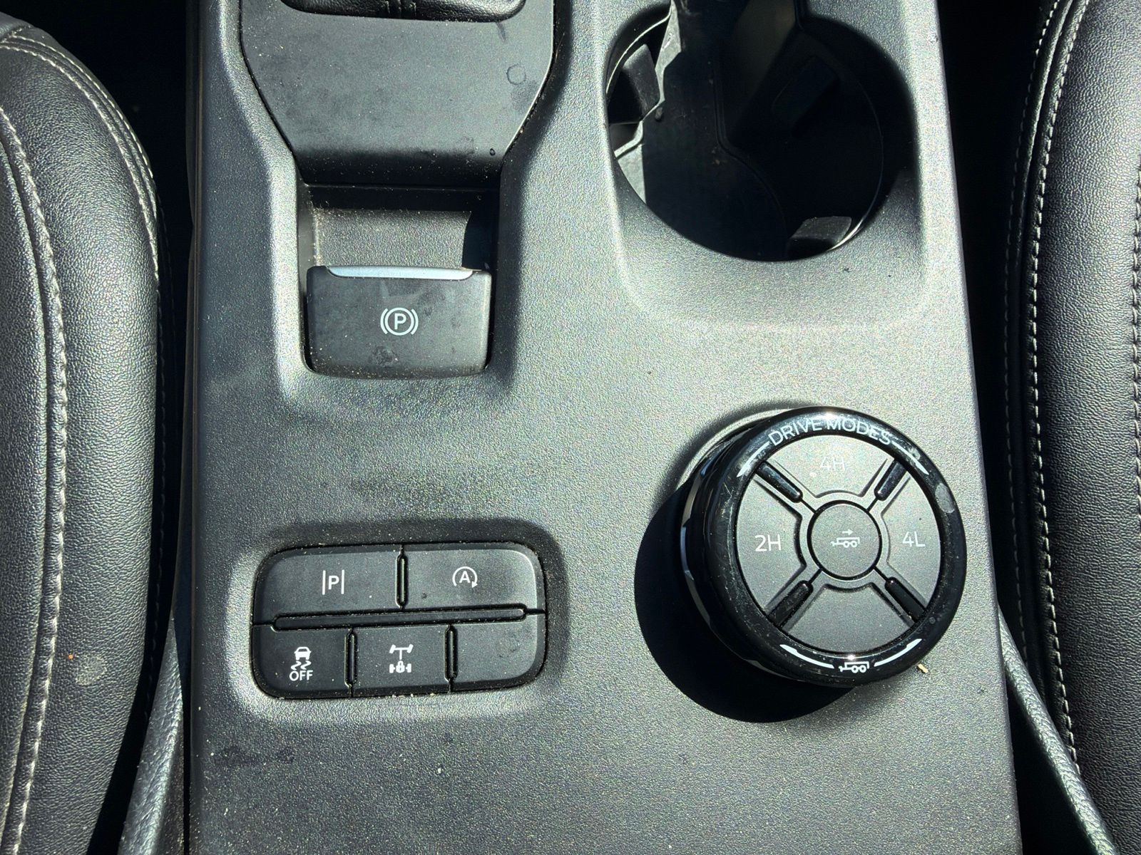 Used 2024 Oxford White Ford Lariat image 18