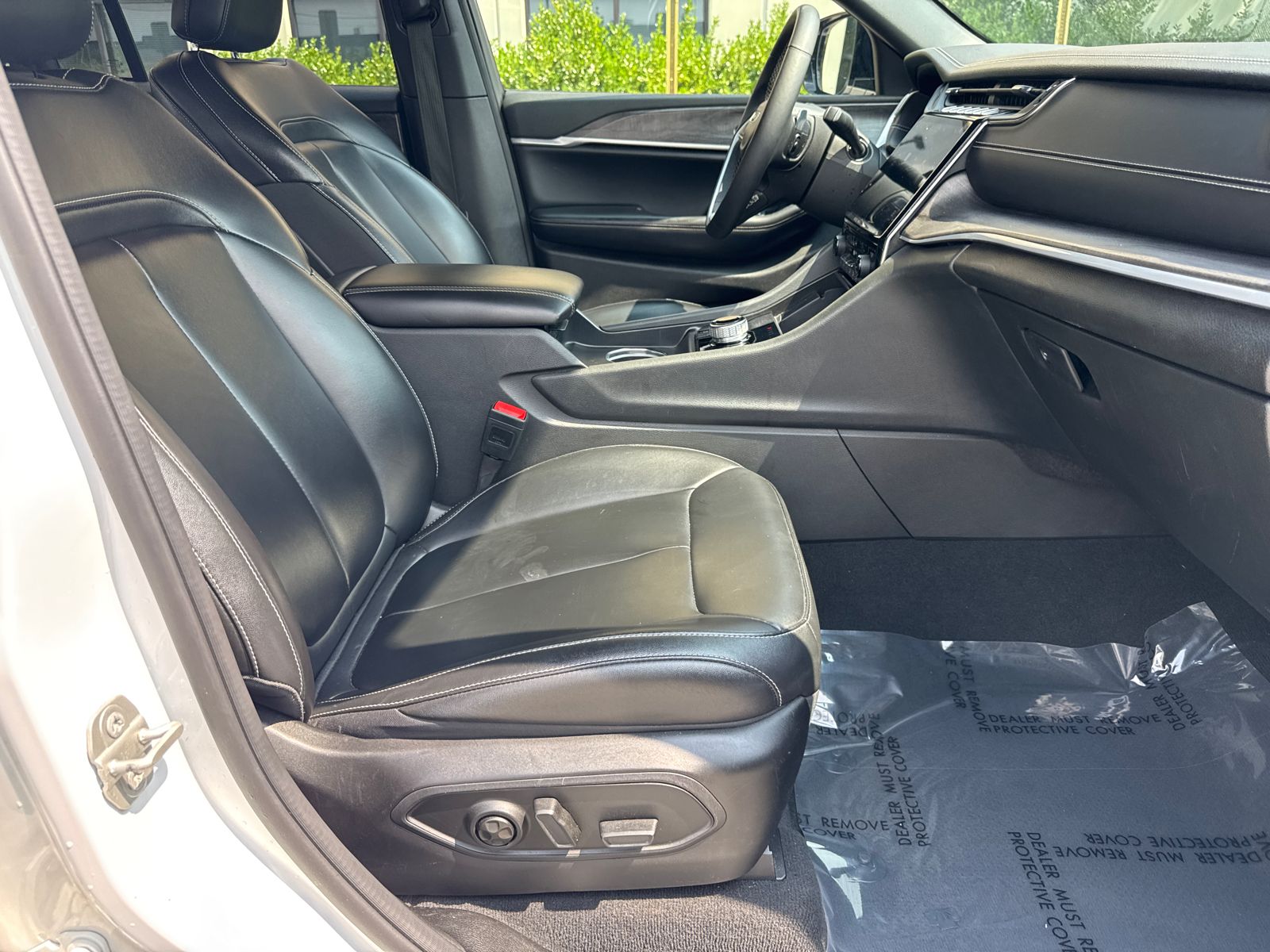 Used 2024 White Jeep 4xe image 13