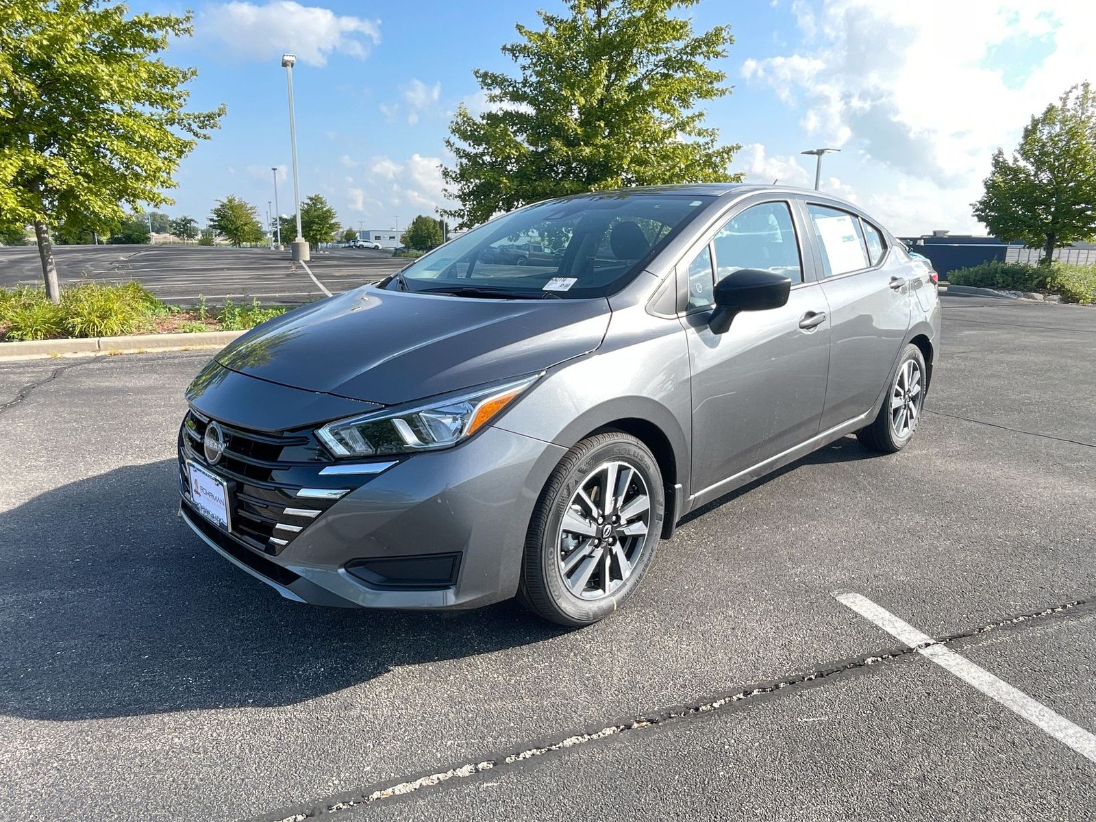 2024 Nissan Versa 1.6 S 3