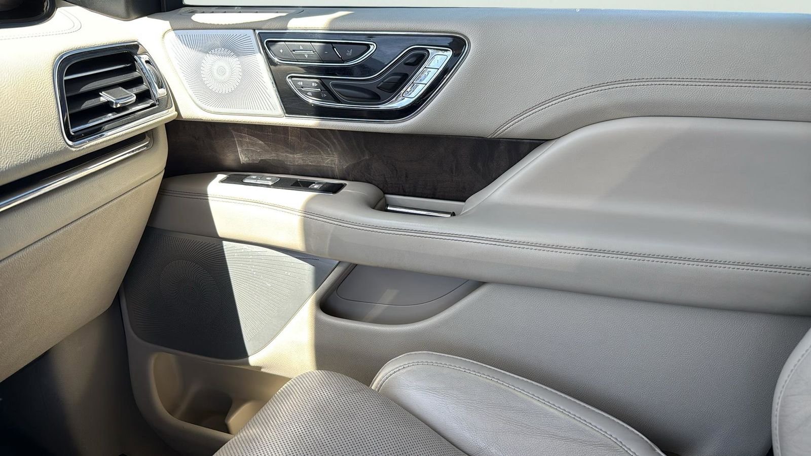 Used Car 2019 Lincoln Navigator L  L Reserve For Sale Under $35,000 In Austin, Texas