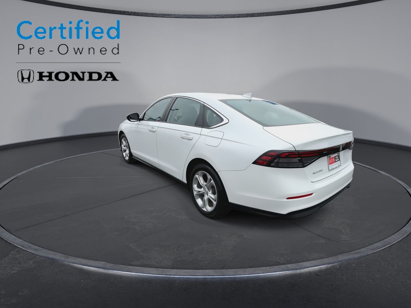 View vehicle photo 6