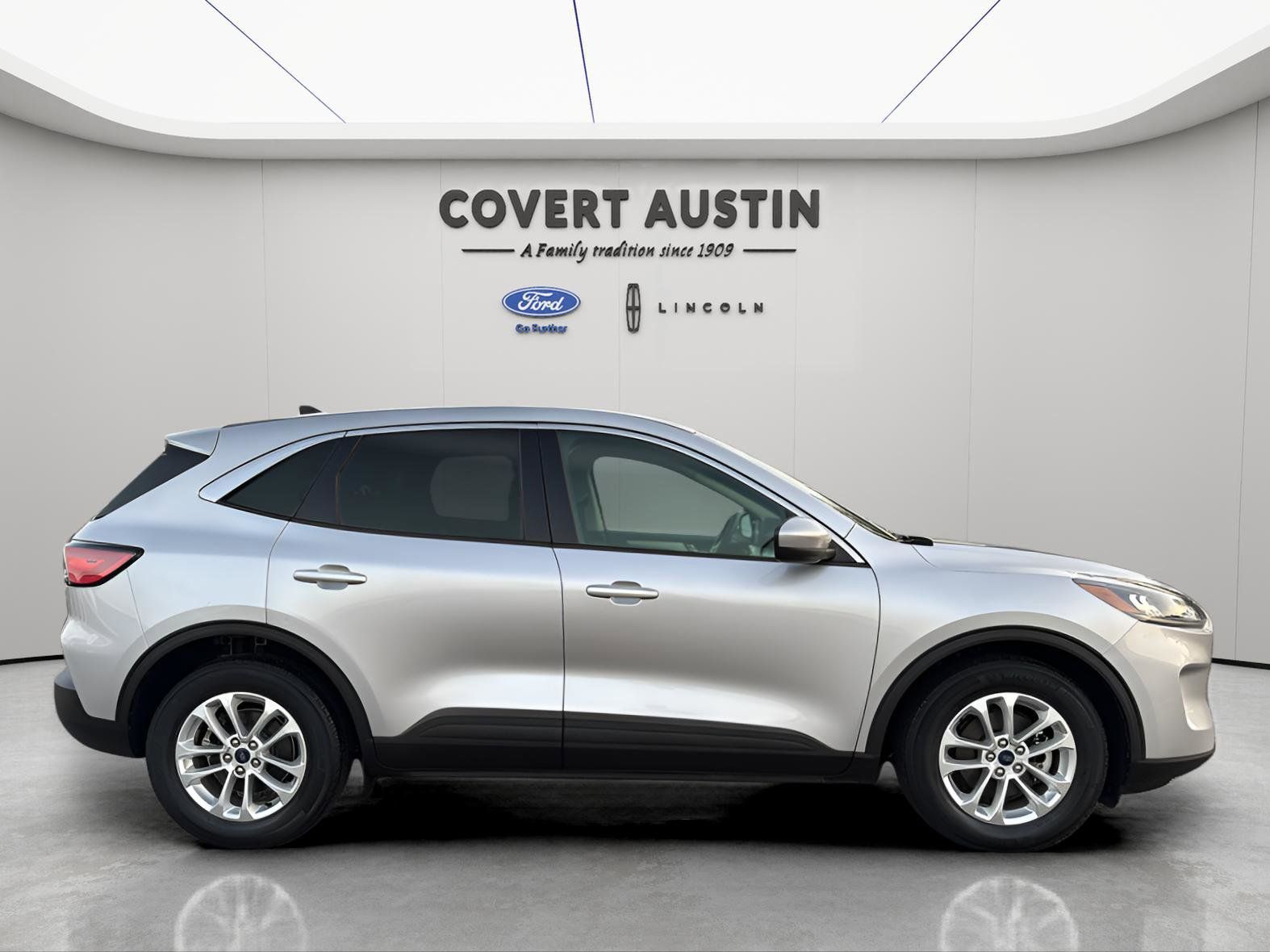 Used Car 2020 Ford Escape  Se For Sale Under $20,000 In Austin, Texas