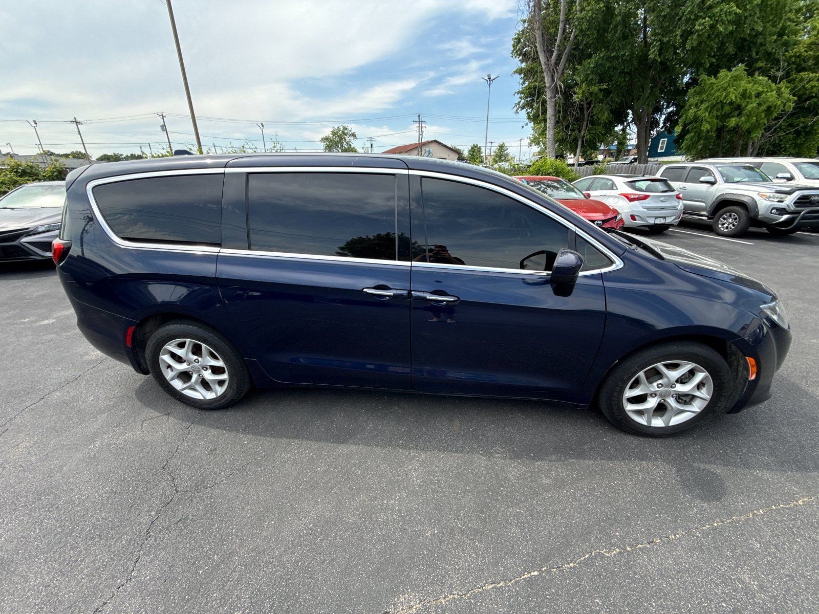 2017 Chrysler Pacifica Touring Plus's photo