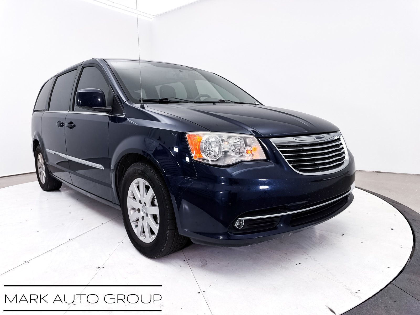 2013 Chrysler Town & Country Touring