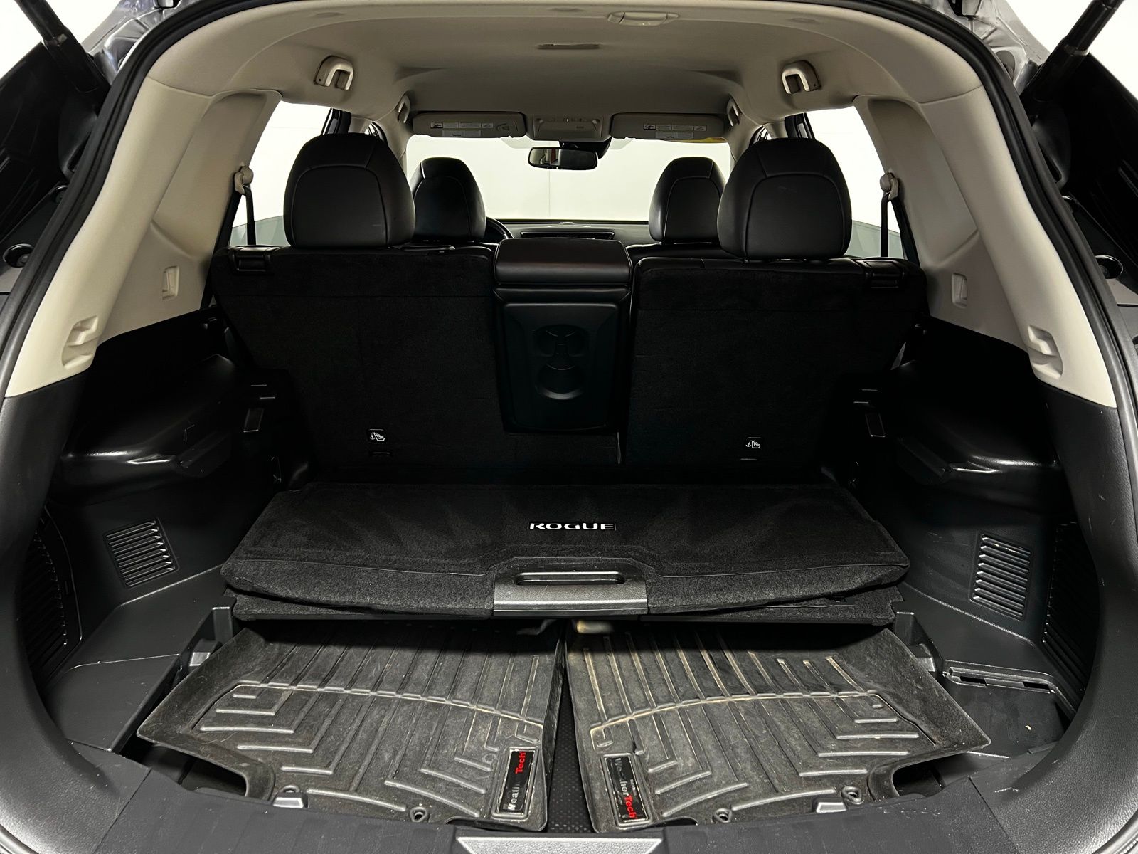 Thumbnail: 2018 Nissan Rogue - 27