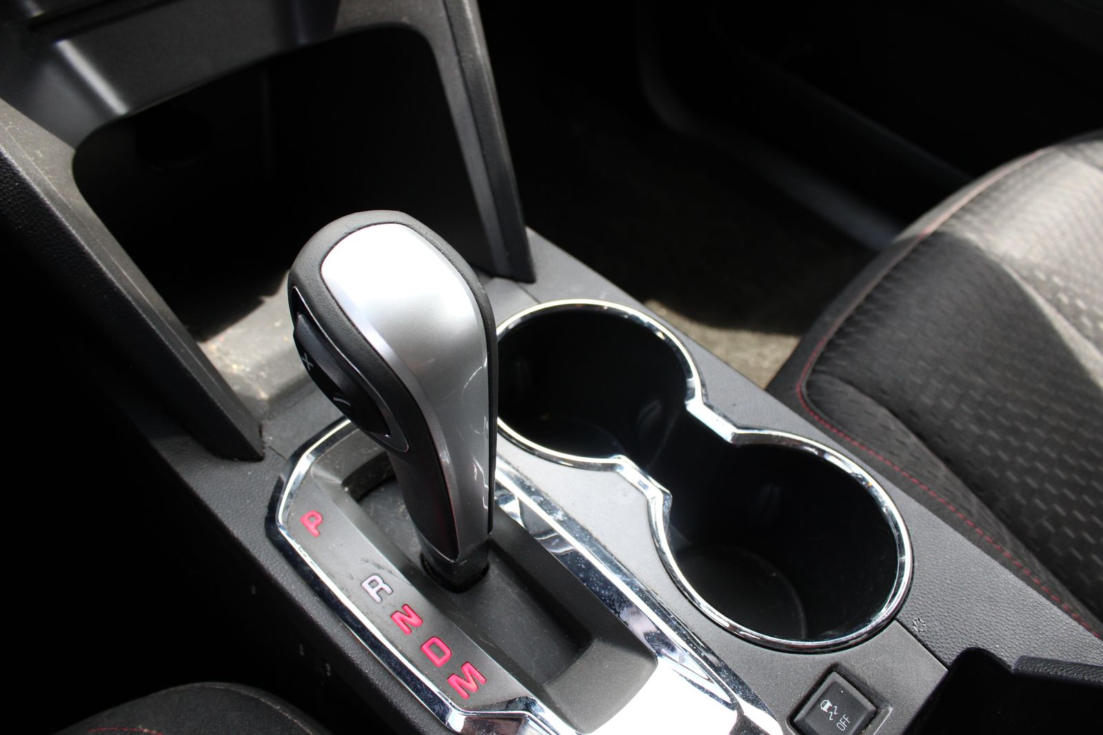 Used 2015 Black GMC SLE-1 image 16