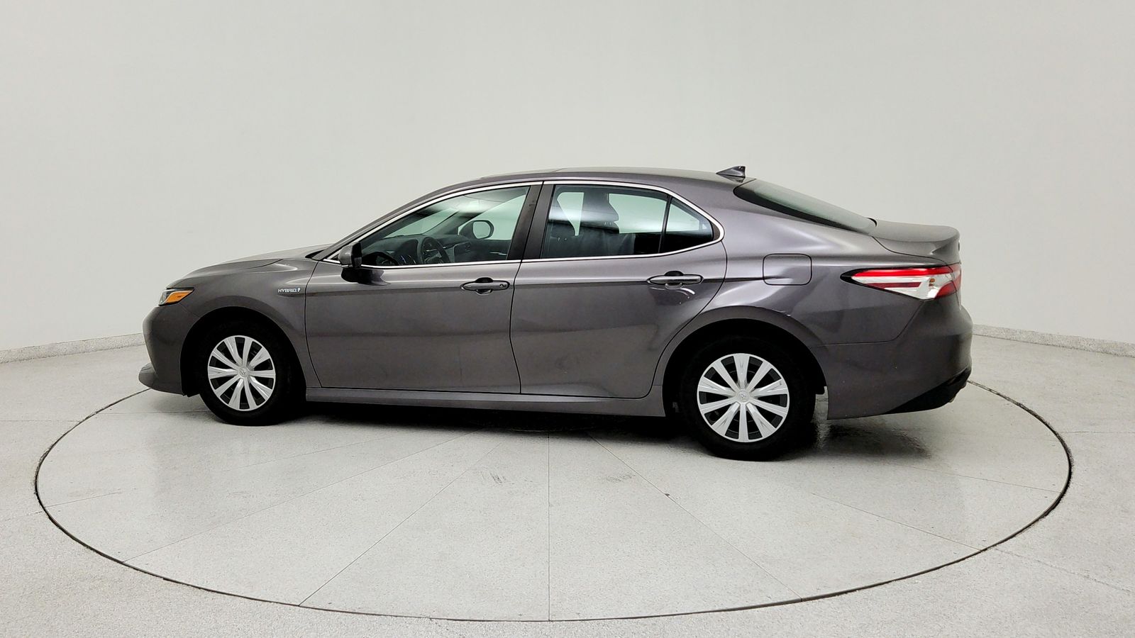 Used 2020 Gray Toyota LE image 4
