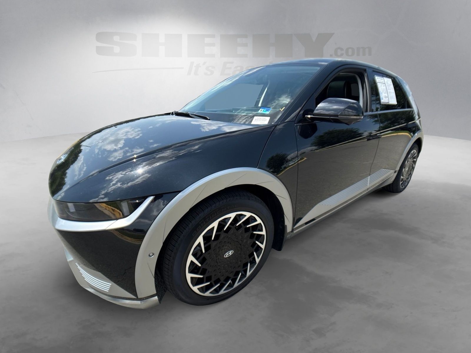 Used 2024 Black Hyundai Limited image 19
