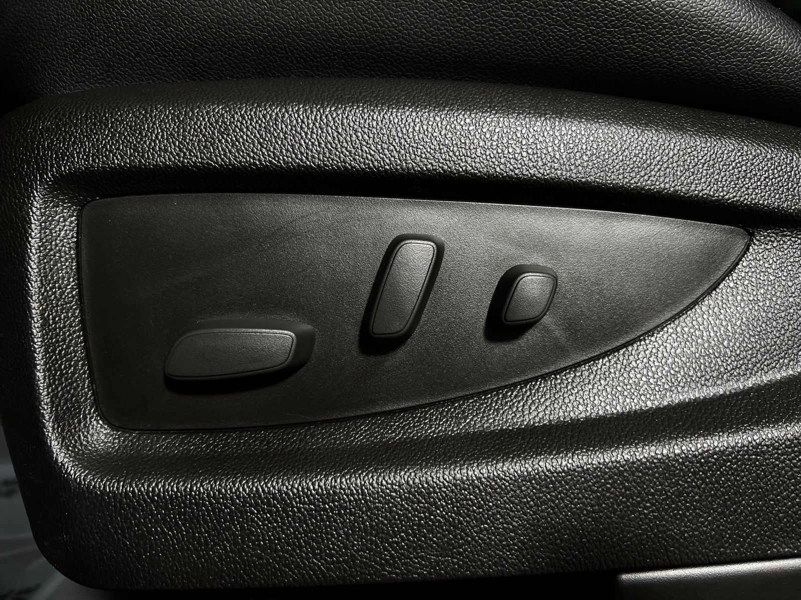 Thumbnail: 2016 GMC Yukon XL - 14