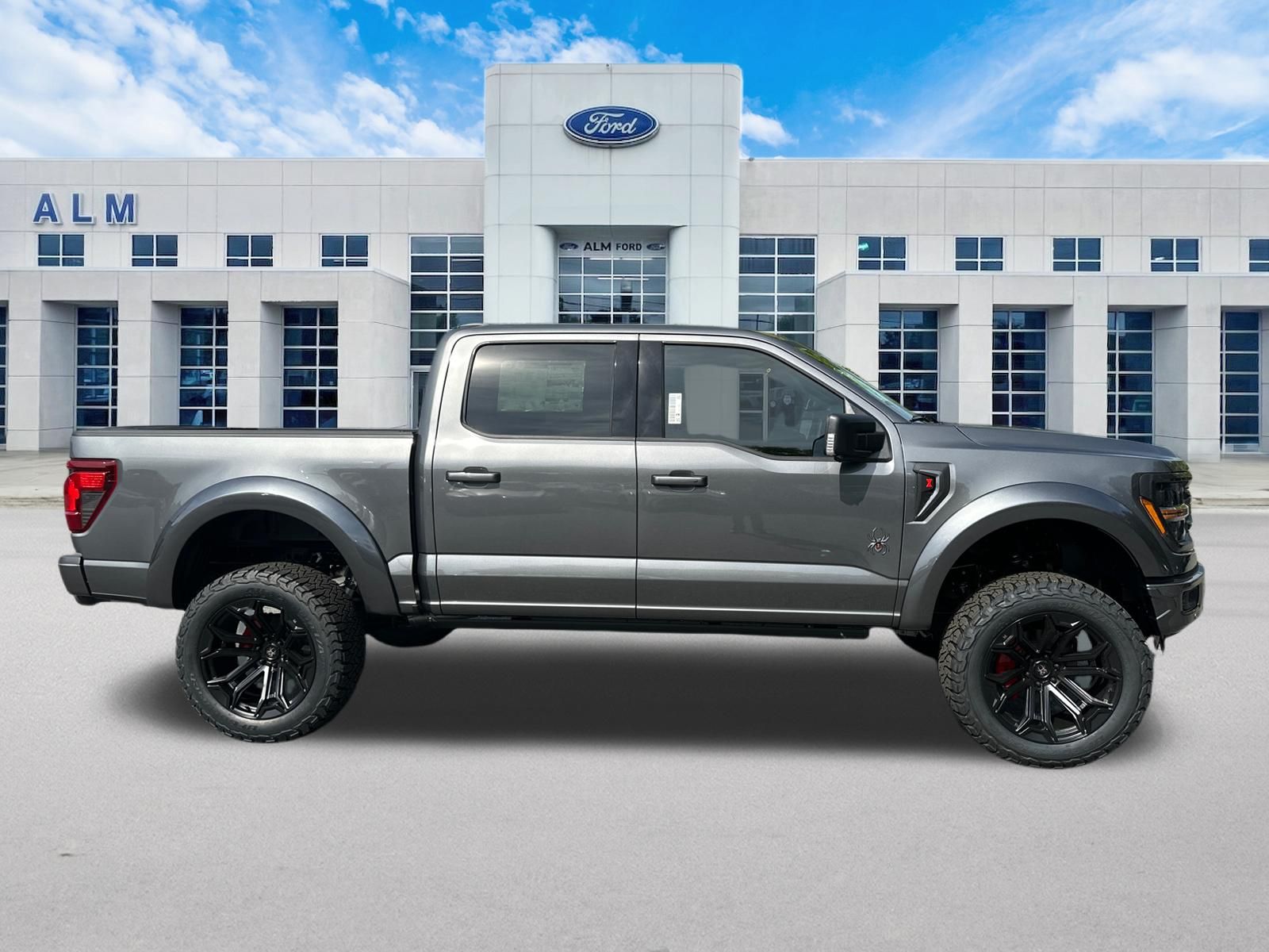 New 2026 Carbonized Gray Metallic Ford XLT image 5