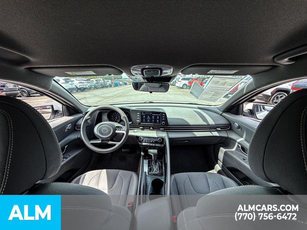 Used 2023 White Hyundai SEL image 16