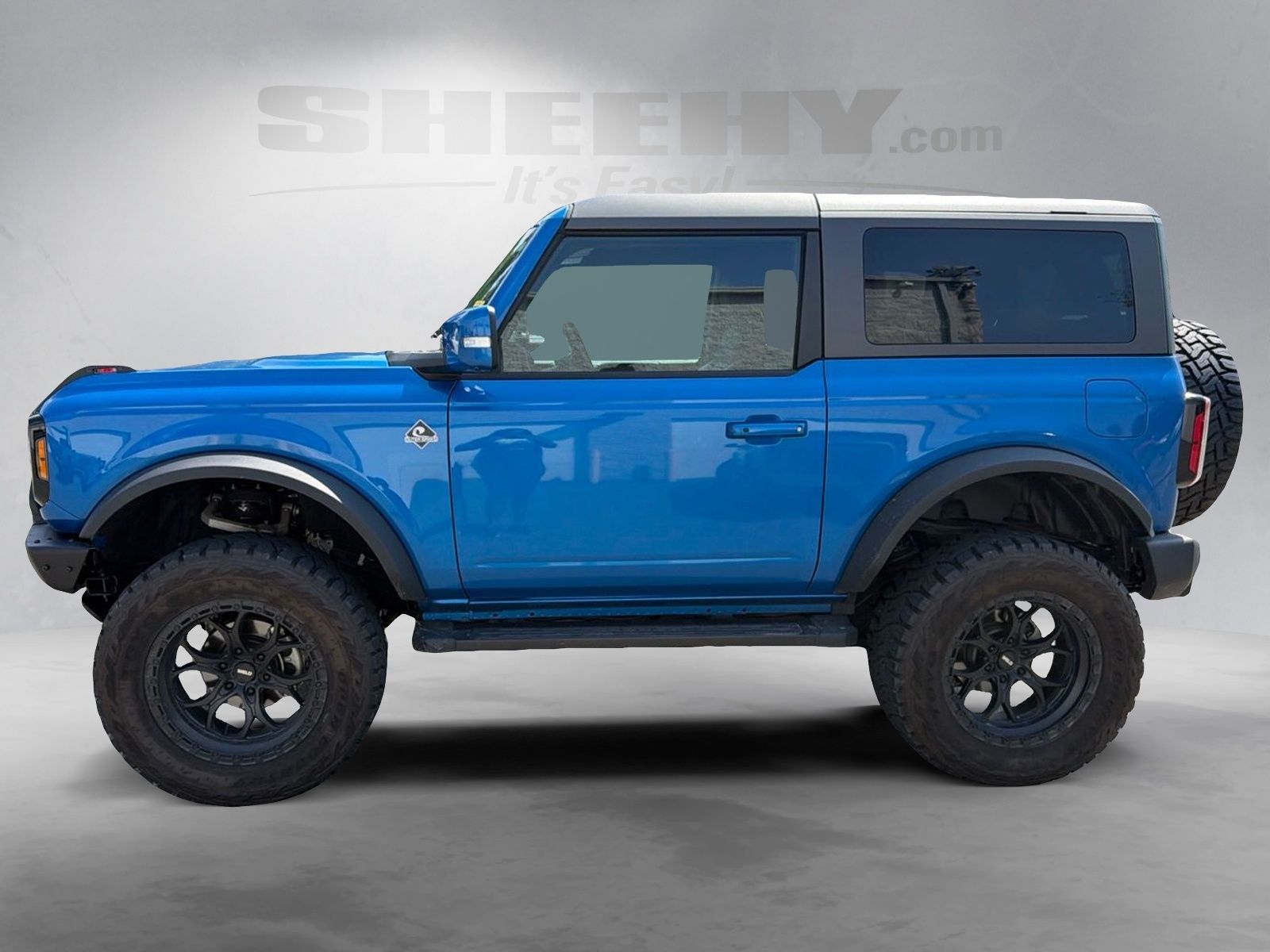 Used 2022 Blue Ford Outer Banks image 6