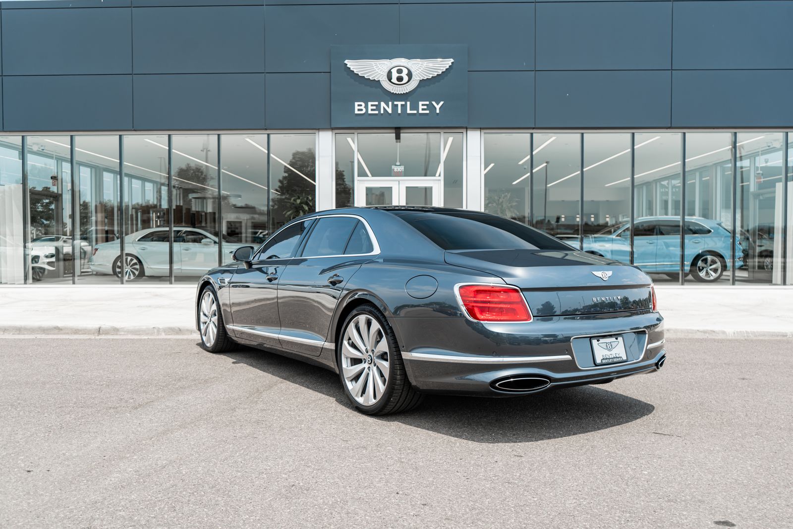 2026 Bentley Flying Spur - Photo 8
