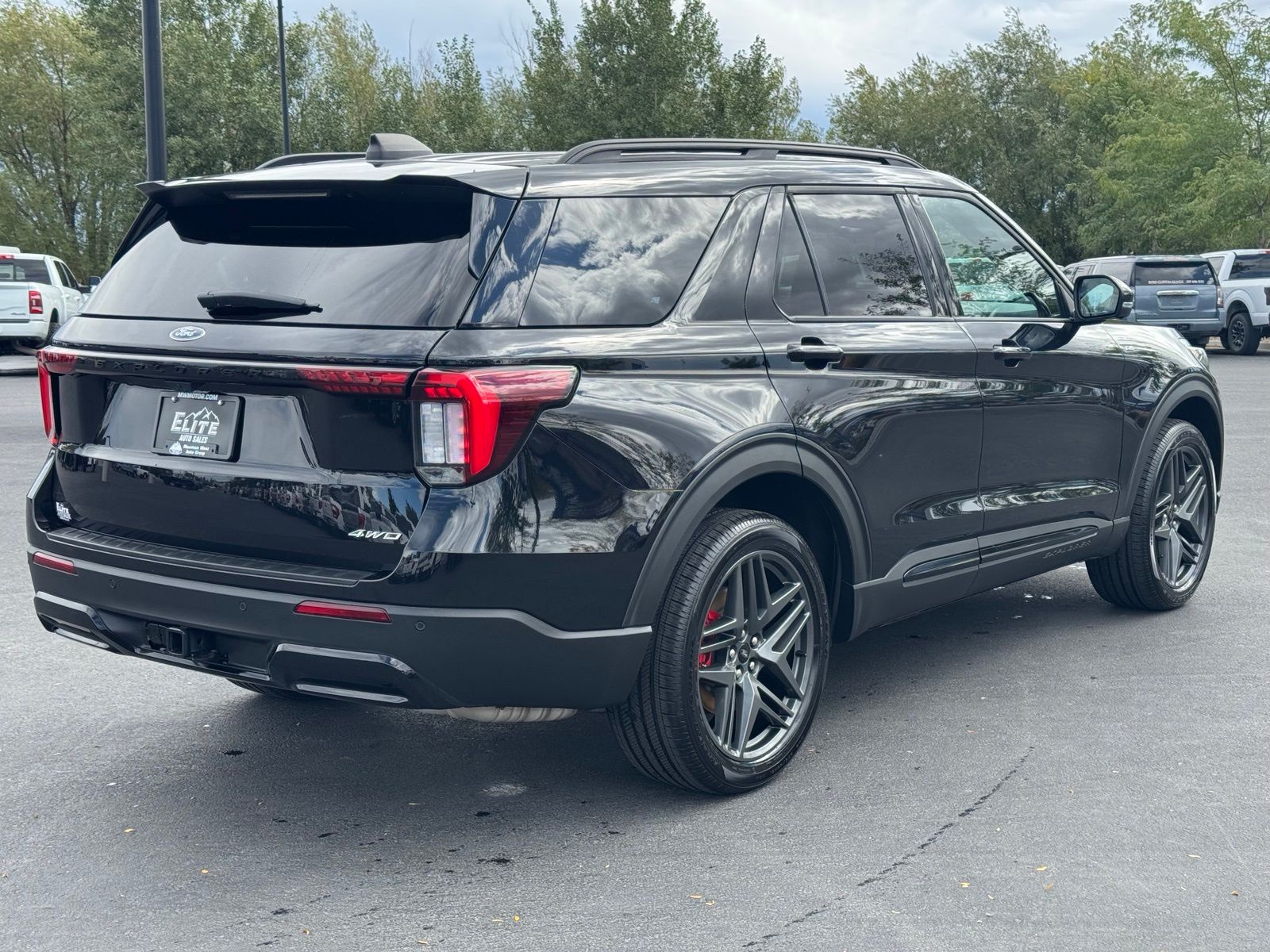 Used 2025 Ford Explorer SUV