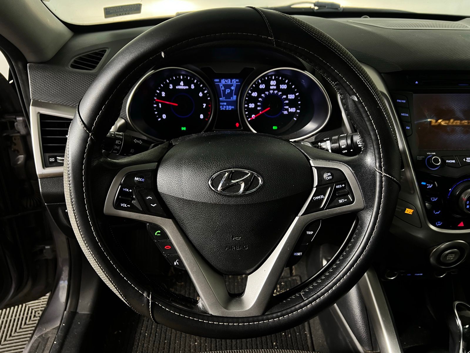Thumbnail: 2013 Hyundai Veloster - 9