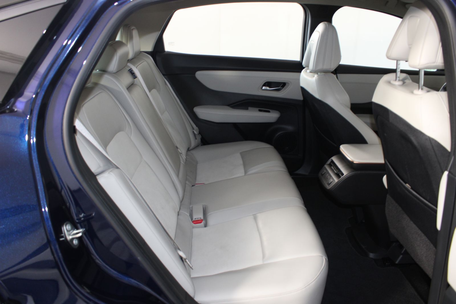 Used 2024 Blue Nissan ENGAGE+ e-4ORCE image 12