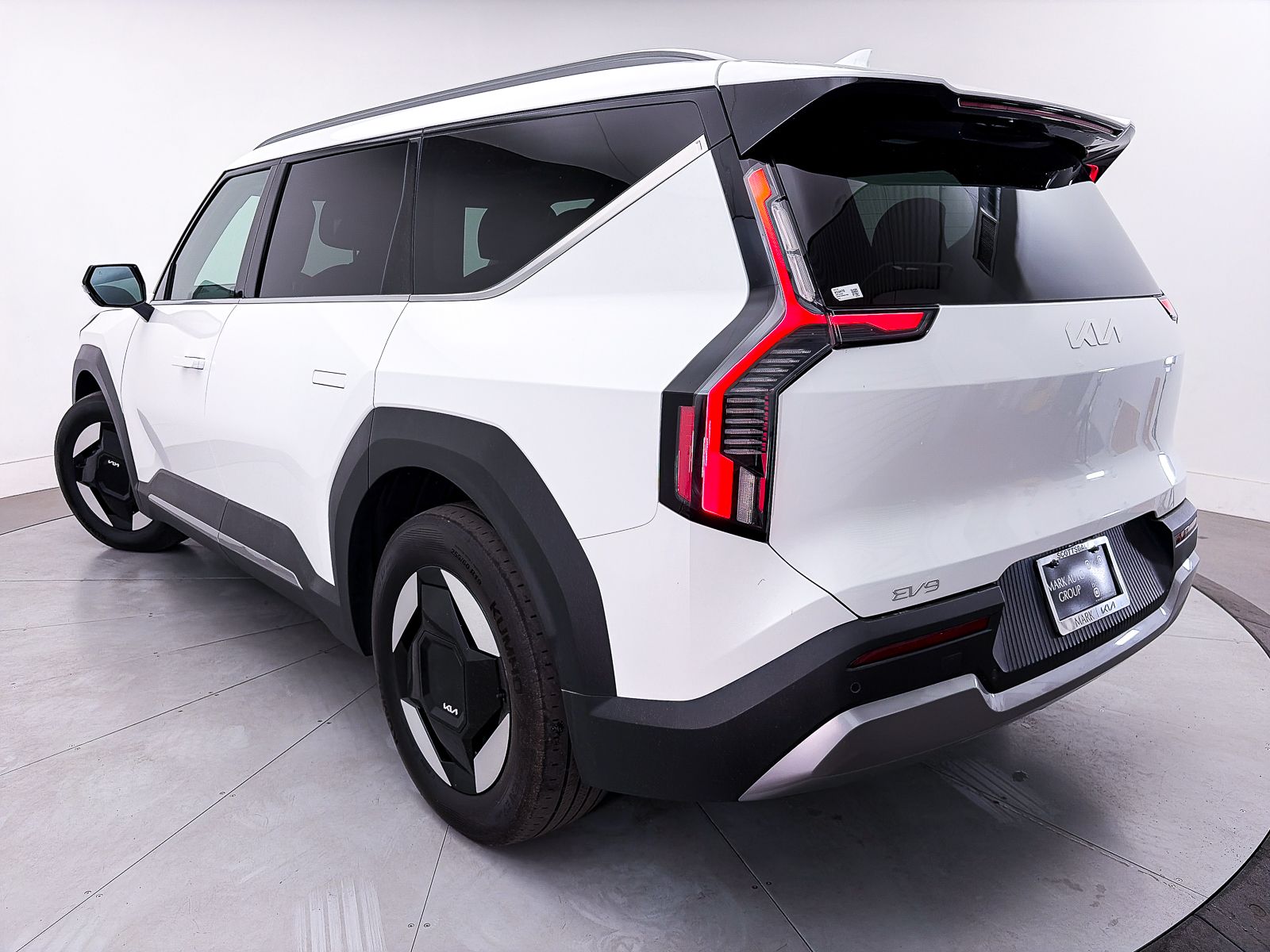 Certified 2024 Kia EV9 Wind with VIN KNDAFFS59R6041008 for sale in Scottsdale, AZ