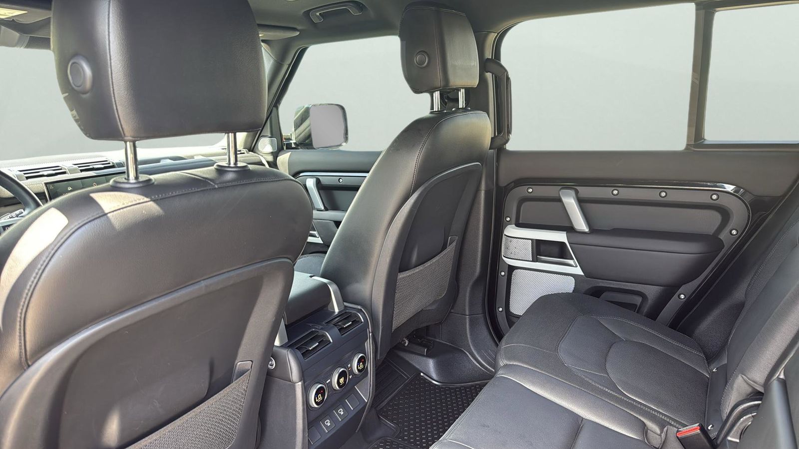 Used Car 2024 Land Rover Defender 130  X-dynamic Se For Sale Under $80,000 In Austin, Texas