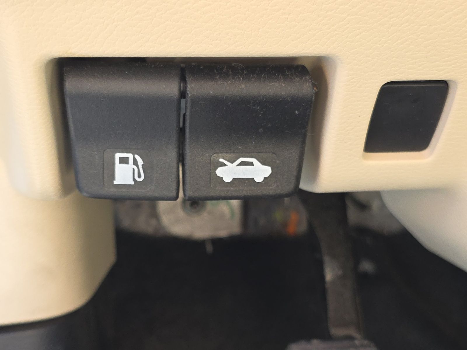 Used 2022 Brown Nissan Platinum image 34