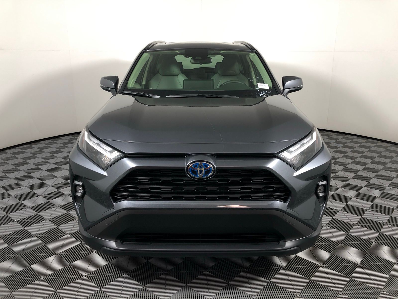 2025 Toyota RAV4 XLE Premium 2