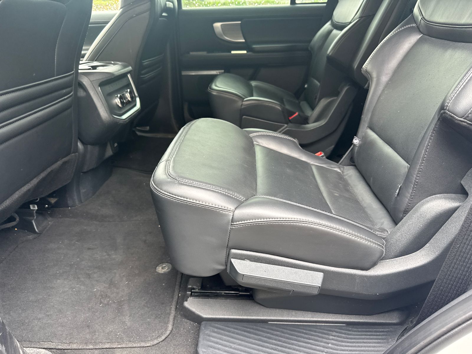 Used 2025 White Ford Platinum image 20