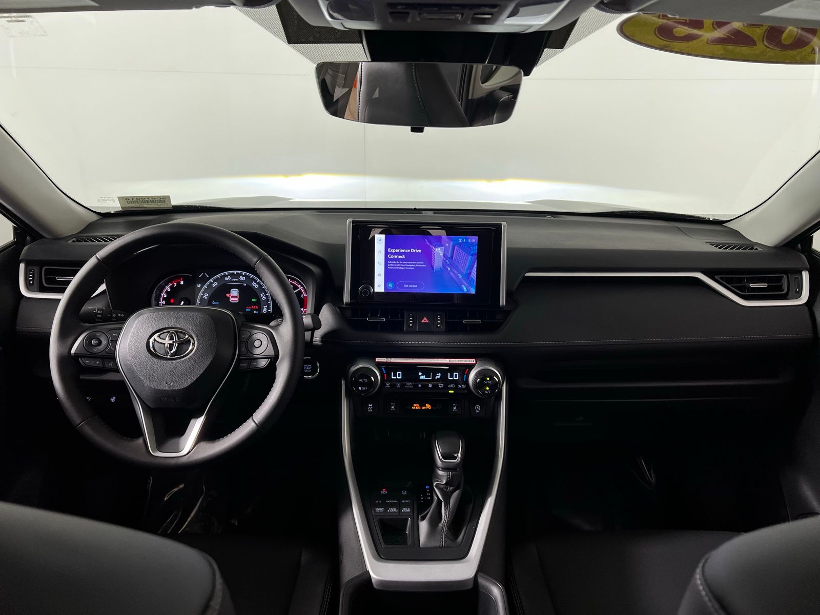 Thumbnail: 2025 Toyota RAV4 - 27