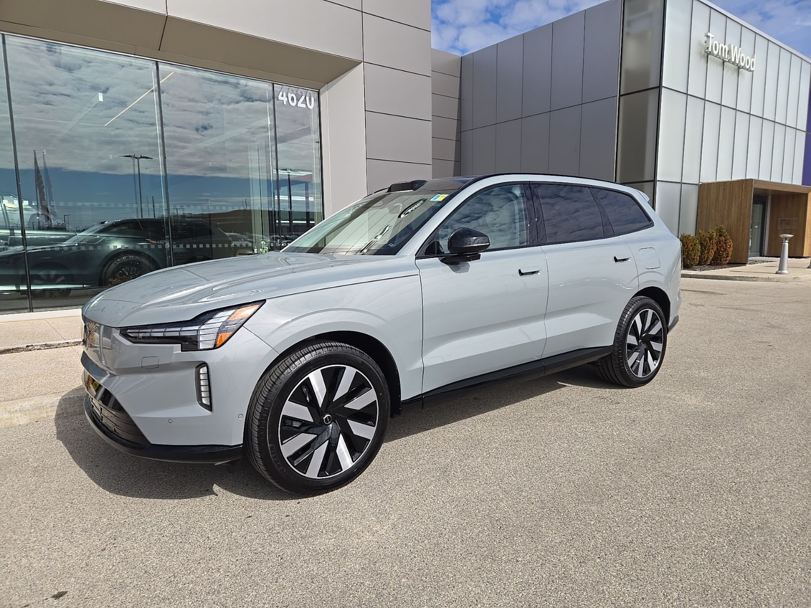 2025 Volvo EX90 Twin Ultra 7-Passenger eAWD