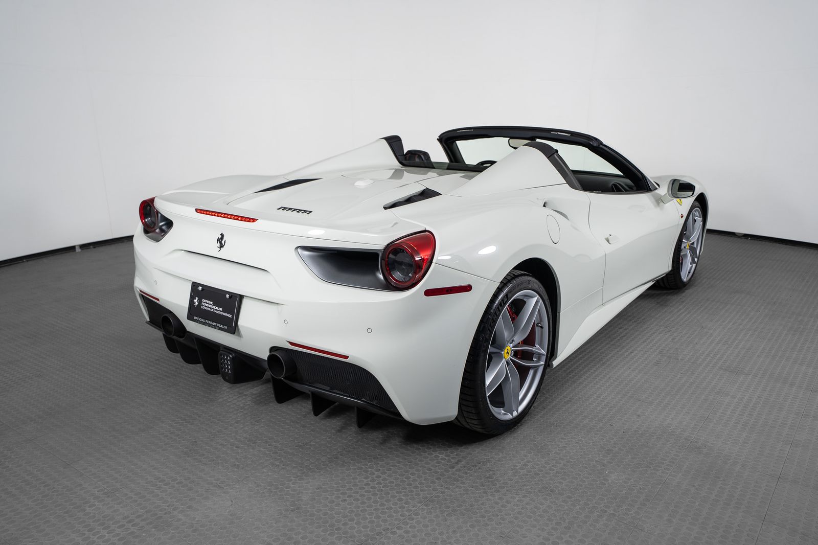 2019 Ferrari 488 Spider — full photo 4 of 43
