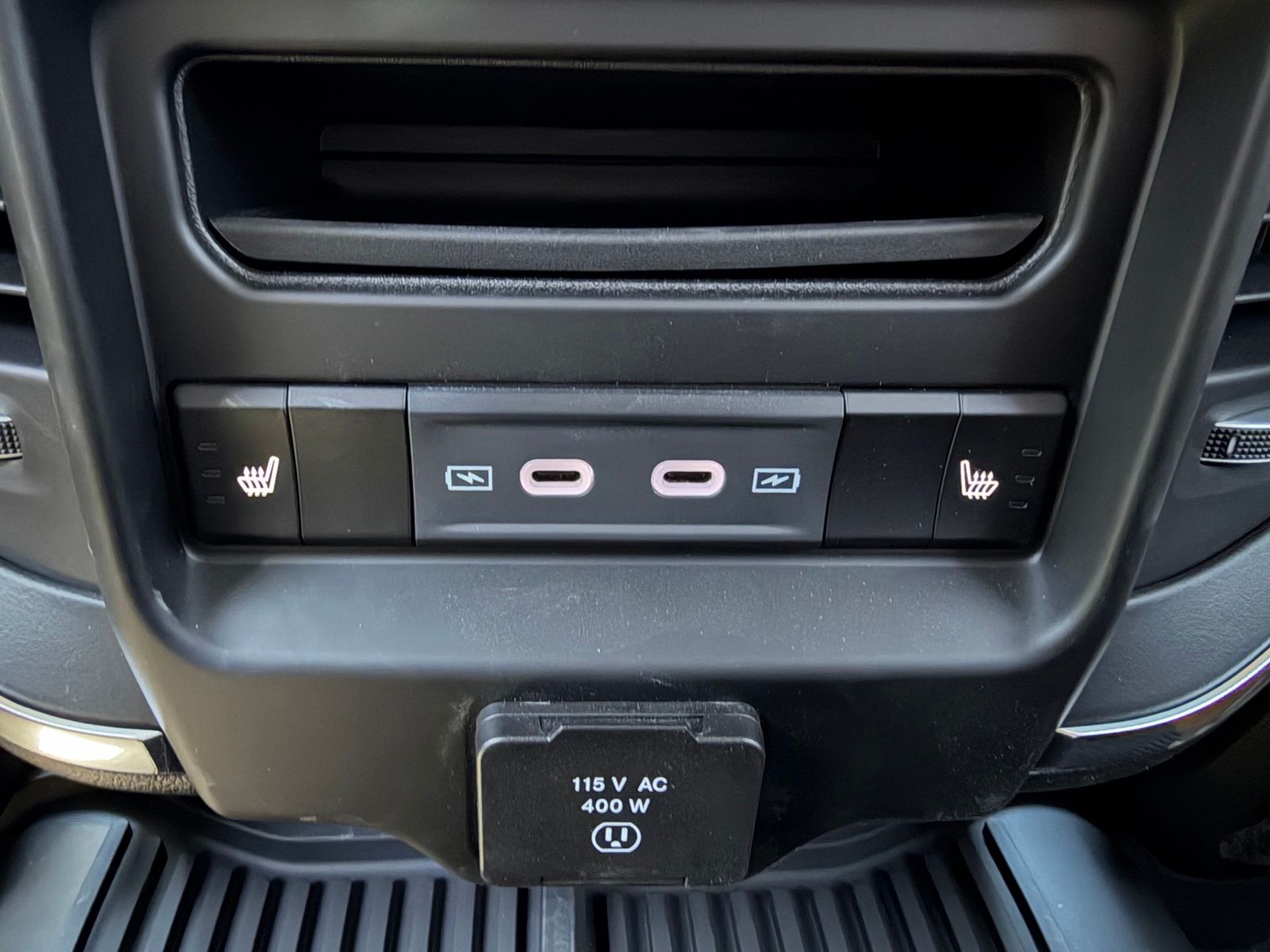 2026 RAM 3500 Laramie - Photo 33
