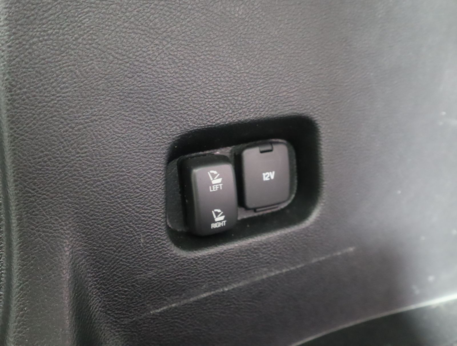 2022 Ford Edge Titanium photo