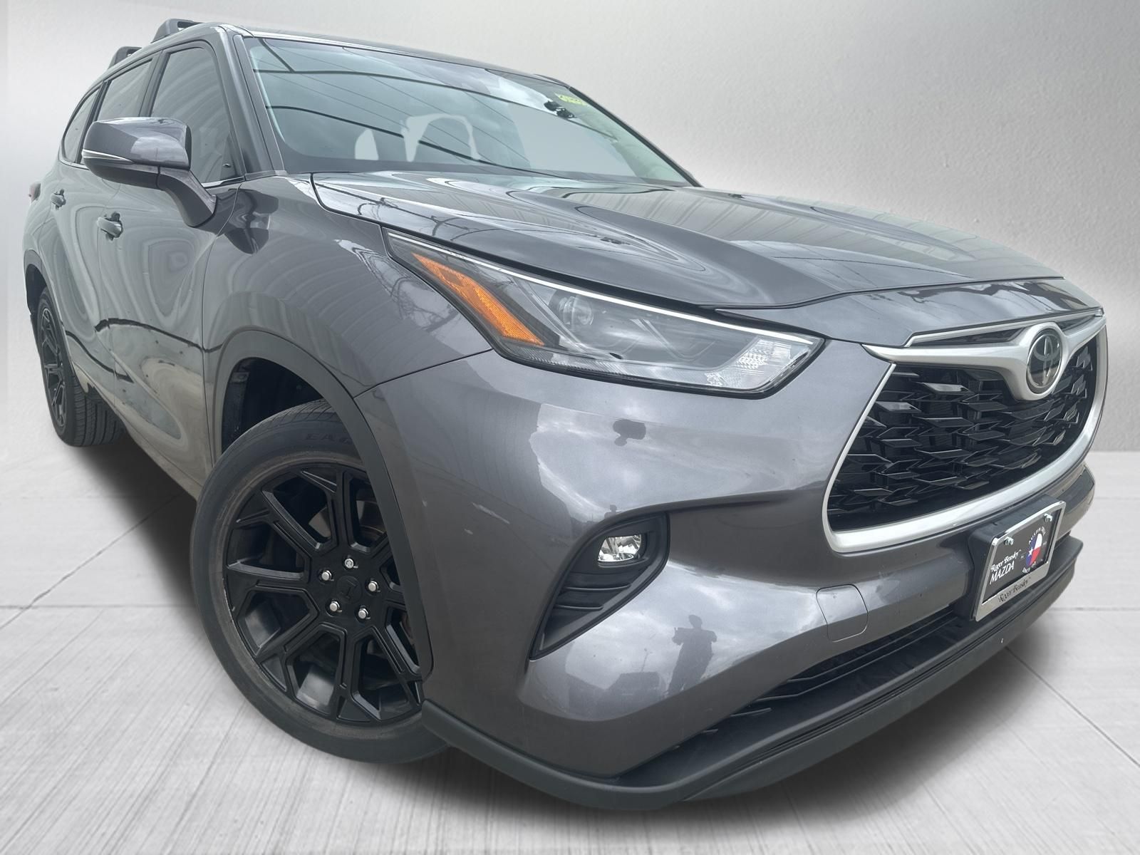 Used Car 2023 Toyota Highlander  Le For Sale Under $35,000 In Austin, Texas