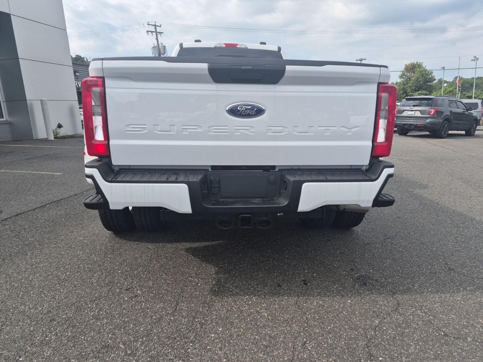 New 2026 Oxford White Ford XL image 5