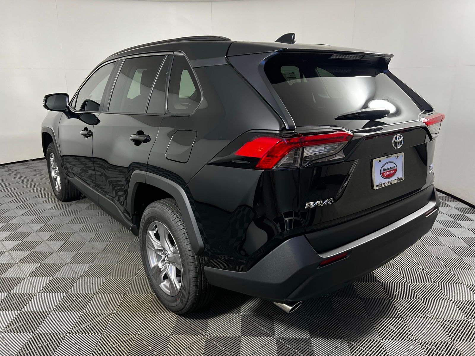 2025 Toyota RAV4 XLE 7
