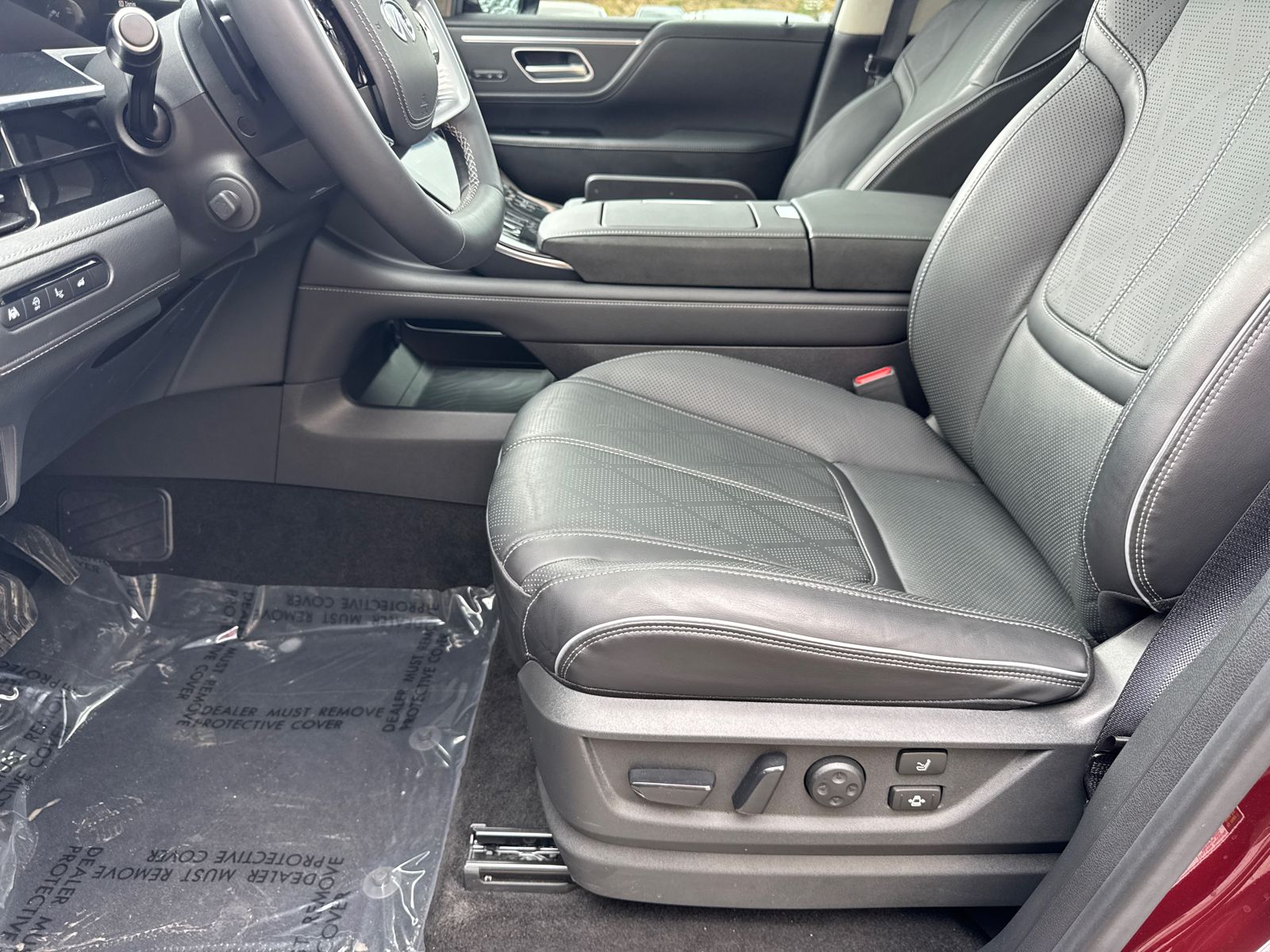Used 2025 Red INFINITI SENSORY image 9